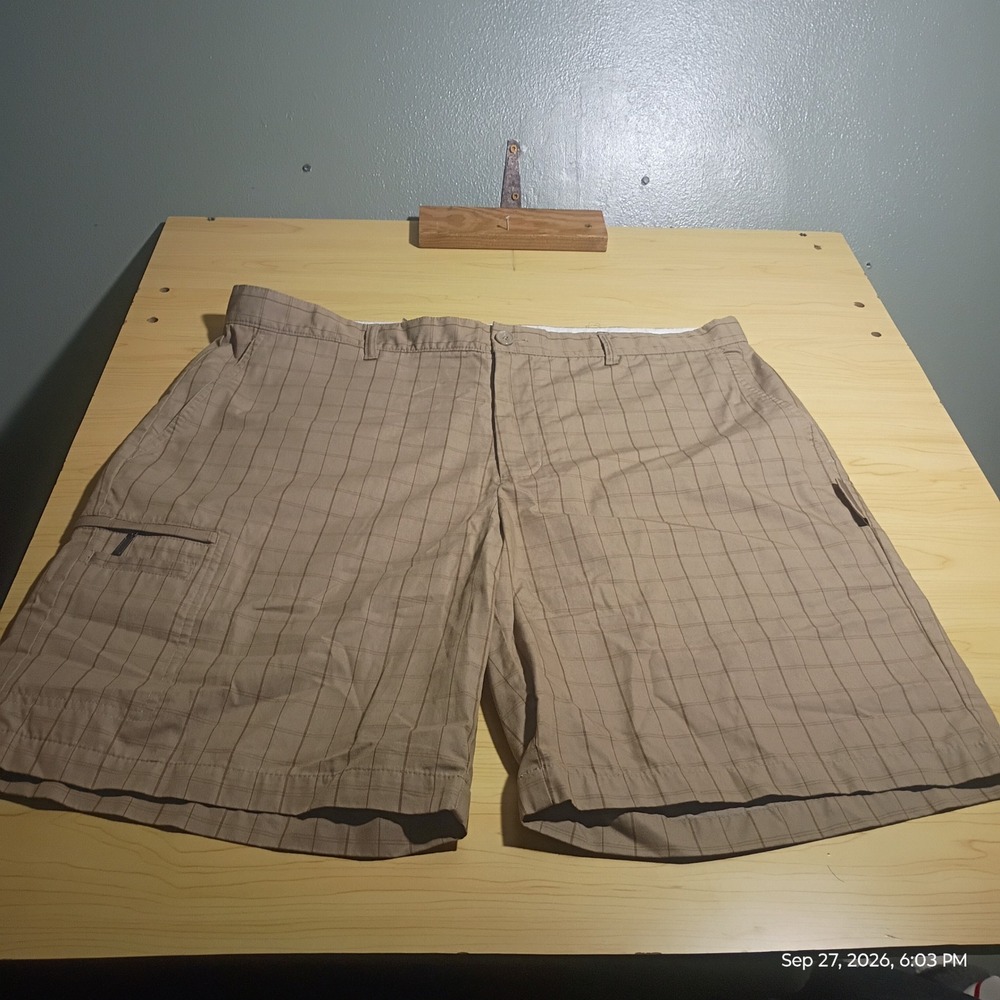 Greg Norman Golf Shorts Men 38 Tan Windowpane Plaid Five Iron Cargo Pocket